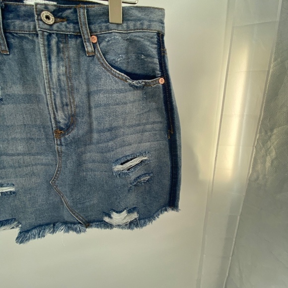 Umgee Distressed jean skirt Size Medium - Picture 6 of 8